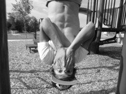 attachings:  attachings:  MONKEY BARS :D   lol this was one of the first pictures ive ever uploaded what 