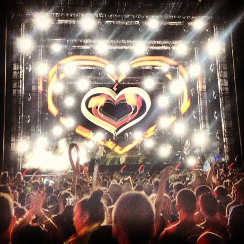 makinwaves:  Armin #trytobelove #trancefamily #edc #edclv #iloveinsomniac (Taken with Instagram) 