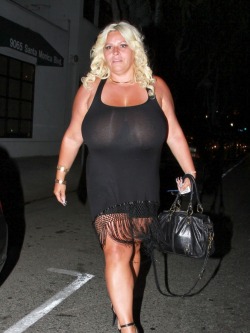 jwmonkey70:  Beth Chapman and her bog old