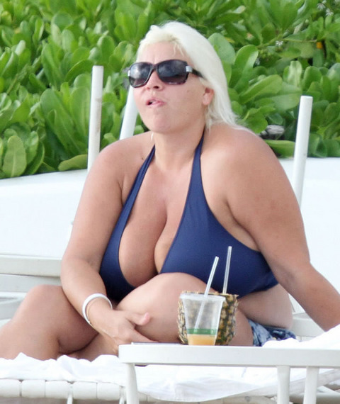 jwmonkey70:  Beth Chapman and her bog old boobies