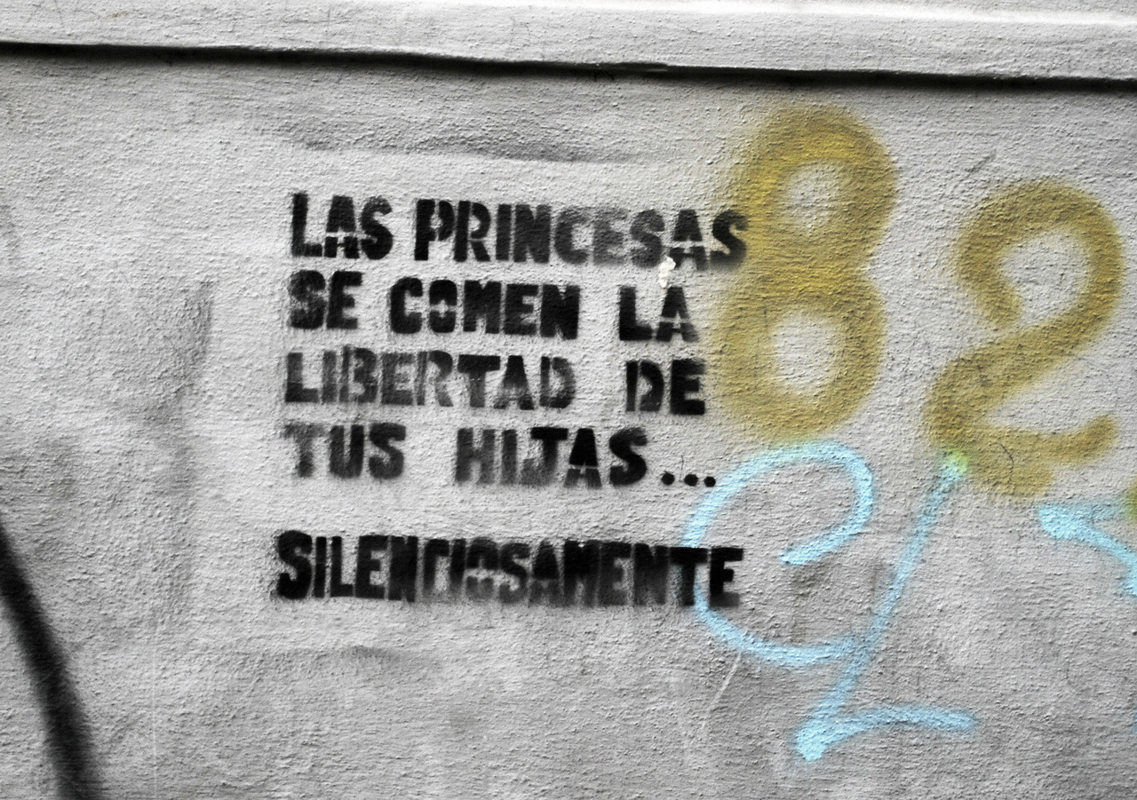 graffitidemierda:San Telmo, Buenos Aires, Argentina.