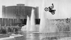 fromananonymoussource:  Evil Knievel jumping