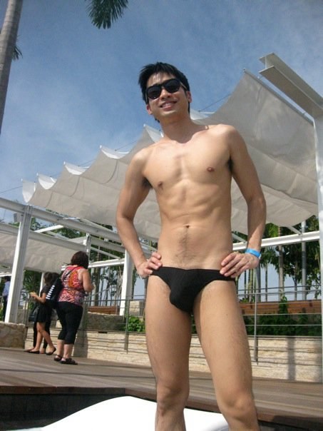 eroticsg:  Looks a little better hung in this one - or perhaps he just got harder.