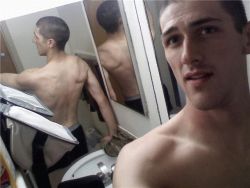 Troyisnaked:  Thecircumcisedmaleobsession: 25 Year Old Straight Guy From Carbondale,