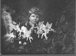 Paranormalnight:  The Cottingley Fairies Appear In A Series Of Five Photographs Taken