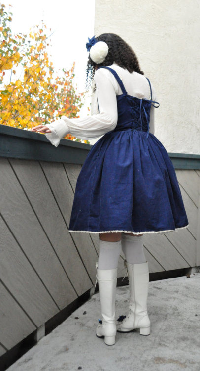supercutelolita:Snowflake underbust jumper skirt by ivyfrozen 