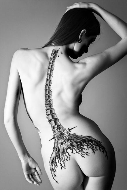 ohmygodbeautifulbitches:  Dessa Fell