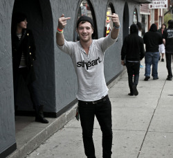 letscheerstothis3:  Gabe Barham | Sleeping with Sirens 