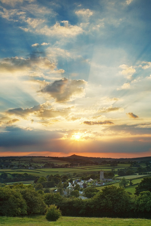 I would love to see this in person!   isawatree:  Peter Tavy Sunburst by ~Alex37 
