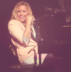 umapequenapoeta:  Omfg why are you so cute?