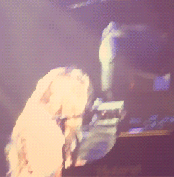 umapequenapoeta:  Omfg why are you so cute?