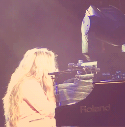 umapequenapoeta:  Omfg why are you so cute?
