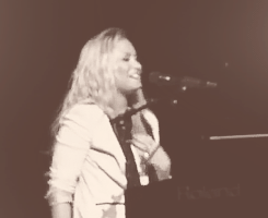 worldxalone-blog:  Demi vs the Bug 