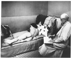 cavetocanvas:  Brassaï, Matisse Drawing a Nude, 1939 