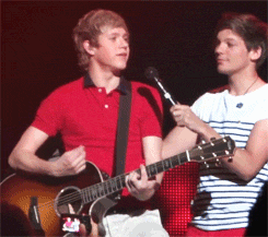 nialler&ndash;ate-my-url:   larrystylinsontho: Niall couldn’t sing Torn with
