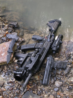 stopthefuckncar:  attacktics:  HK416   Fuck. I want one so badly, but they’re like 3 grand… =/