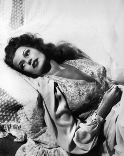 stfumadison:  Rita Hayworth by Philippe Halsman,
