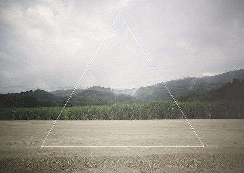 singtomysouldallasgreen:  If I lay here, would you stay with me and forget the world?