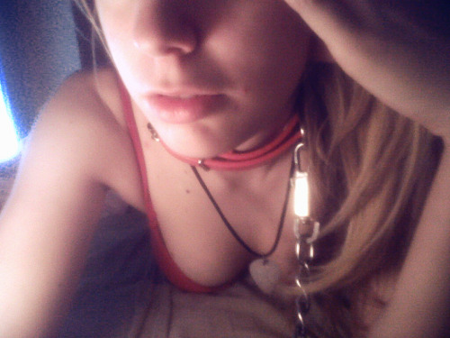 sirsplayground:  myperfectslut:  -myperfectslut  sexy lips Sir 