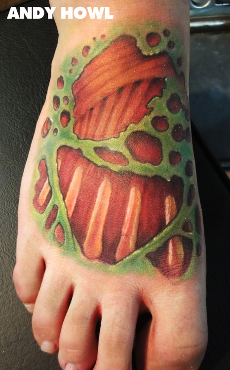 Andy Howl - Zombie foot tattoo