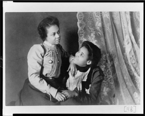 switchteams:vintage photograph of a lesbian couple