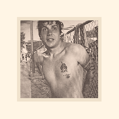 finest-of-bands:  ~shirtless band blog 