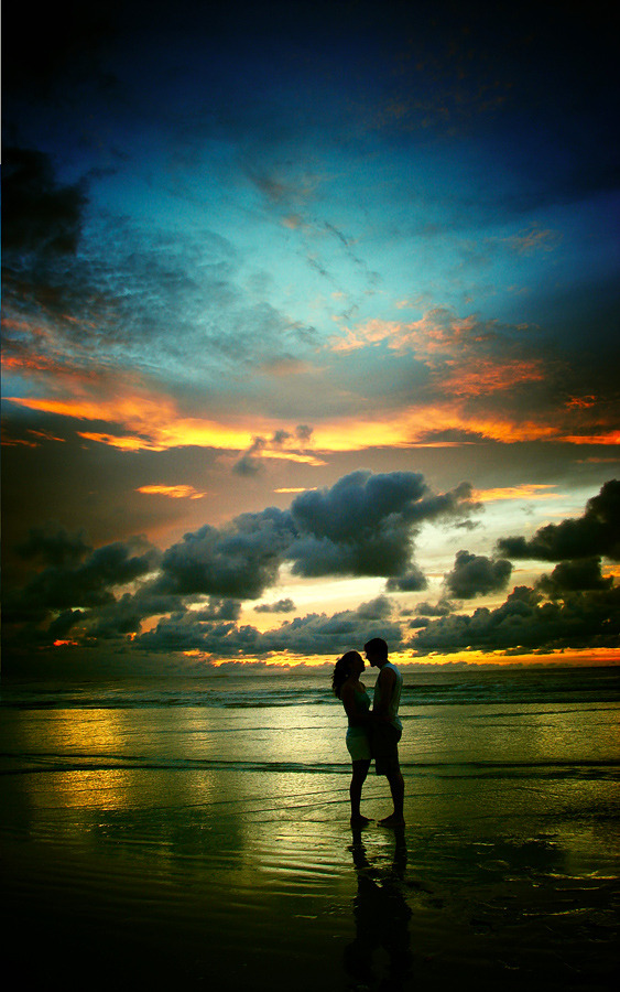 othroad:  I~Will~Show~You~~The~Mystery:  “Kiss Me” (by Isac Goulart) 