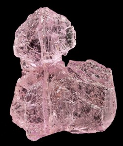 billycrystalbillycrystal:  Gemmy specimen of deep pink Kunzite  