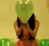 pinkbloodedsone:Seohyun playing with balloons n_n