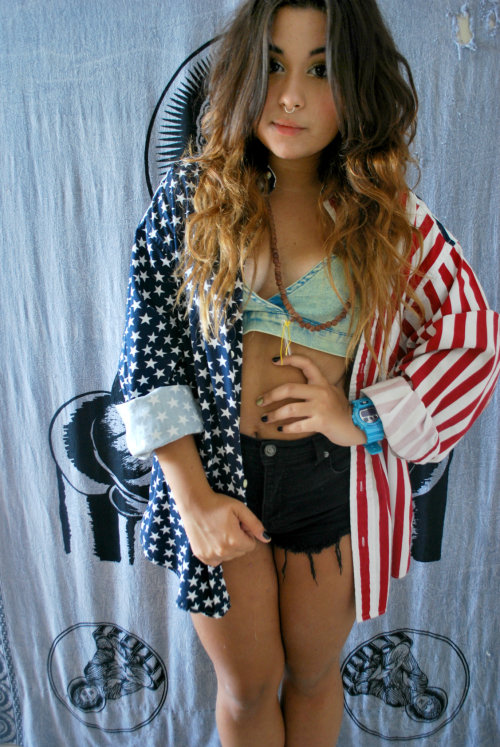 pinkkrink:  I don’t know why my dad never wears this shirt, it’s got pizzazz.  