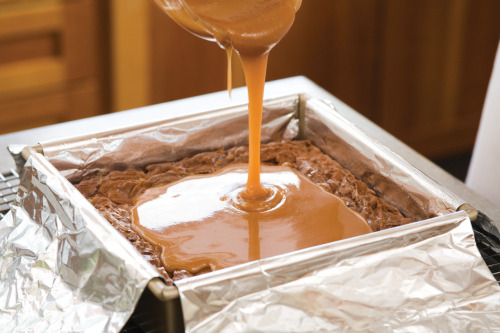 americastestkitchen:  Secrets to Making Turtle Brownies  These sweet confections have finally come o