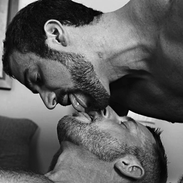 jabbati  Kiss me, man