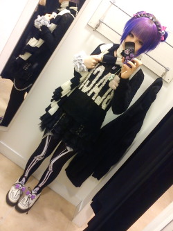 pastel-goth-princess:  mashyumaro:  Today I felt stylish ☆  ❤ 
