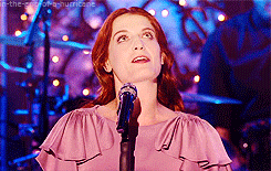 in-the-grip-of-a-hurricane:  Florence Welch being adorable - MTV Unplugged Edition