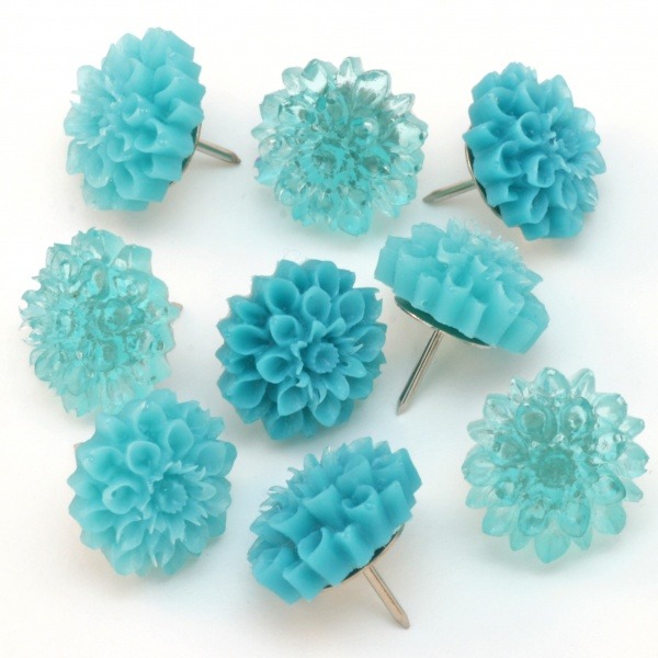 Flower Thumb Tacks | Stars & Sunshine
I am busily creating and making supplies for my stall at the end of this year, and I’m making some vintage style jewelry using cabochons. The cheap ones (plastic) from china that I got off of eBay are still on...