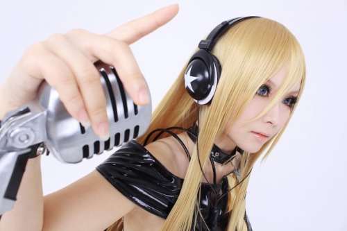 vandariwuuuuutcosplay:  Character: Lily Voice syth: Vocaloid CN: Lita