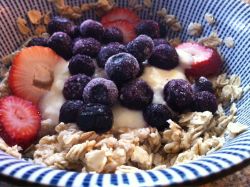 Mariasmiles65:  Breakfast! Oatmeal With Yogurt, Jam, Strawberries And Blueberries.