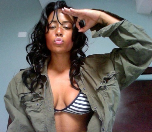 curvesincolor:  Goon Salute.  