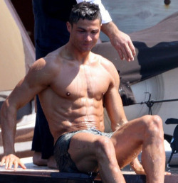 mundobrazil:  Cristiano Ronaldo !!