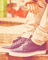 970929970913:  Zayn + nike shoes 