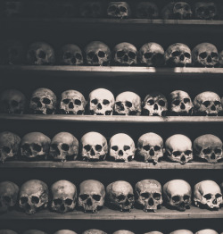 kari-shma:  Dead monks skulls (by Aris Vrakas)