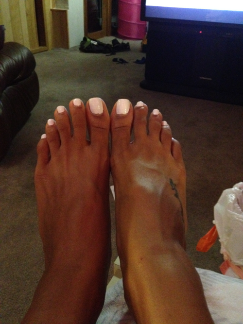 CCT favorite sole chick beautoeful back from her hiatus for good and she looks darker!!