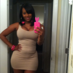 allthickwomen:  I don’t know her name but she has a nice shape