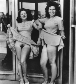 nofrillsretro:  Vintage No Panties Girls