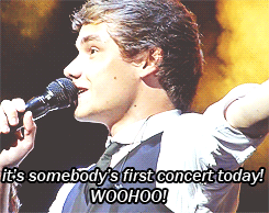 vashappeninniam:  the-charming-type:  liam pointing that it’s a fan’s first concert ever (c)  saying liam is cute is an understatement  