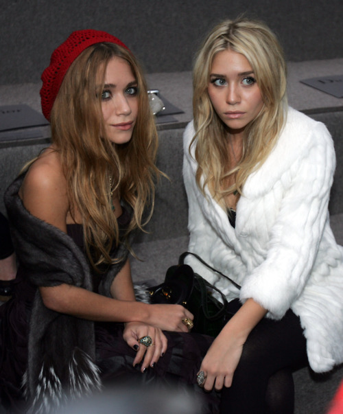 rustic-devour:  rustic-devour: following or checking out all blogs like mine<3 