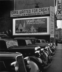 Onlyoldphotography:  John Gutmann: “Cash For Your Car”, San Francisco, 1939 