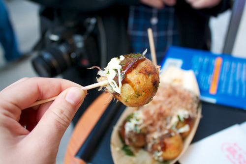 highsummonertemptress:  Takoyaki 