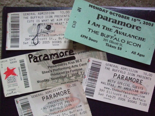 parayeah:  grave9:  Paramore appreciation post— i came across this old box today filled with old ticket stubs and set lists. i have SO much paramore stuff (this isn’t even the half of it - not even close)…. It absolutely blows my mind to see that