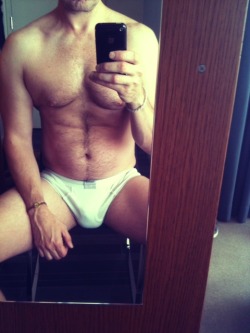 fistfullofassholes:  Daddy pouch.   Unf